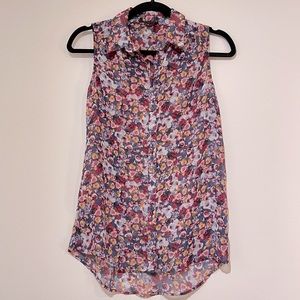 Floral Buttoned Down Sleeveless Blouse